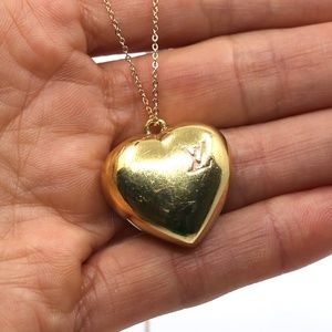 Louis Vuitton charm necklace heart gold